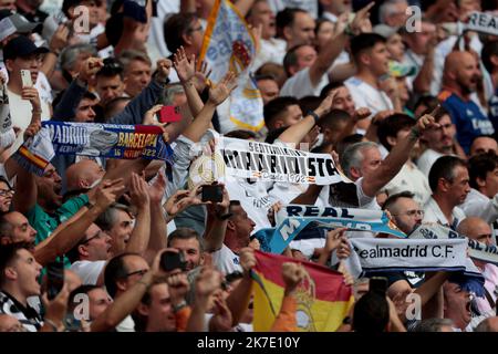 Madrid, Spagna. 16th Ott 2022. Madrid Spagna; 10.16.2022.- incontro tra Real Madrid e Barcellona della Lega Spagnola di Calcio il giorno della partita 9 che si tiene allo stadio Santiago Bernabeu, nella capitale del Regno di Spagna. Punteggio finale 3-1 gol Real Madrid Karim benzema 12  Federico Valverde 35  e Rodrygo va 90  1 gol Barcellona Ferran torres 83  Credit: Juan carlos Rojas/dpa/Alamy Live News Foto Stock