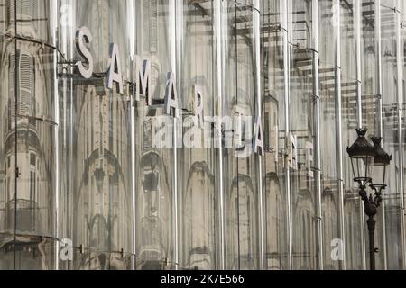 ©PHOTOPQR/LE PARISIEN/ARNAUD DUMONTIER ; Paris ; 21/06/2021 ; Paris, le 21 juin 2021. Illustration et ambiance lors de l'inauguration de la Samaritaine avant son ouverture. © Arnaud Dumontier pour le Parisien - la riapertura della Samaritaine. Dopo sedici anni di chiusura e 750 milioni di euro di lavoro, il grande magazzino parigino riapre le sue porte. Foto Stock