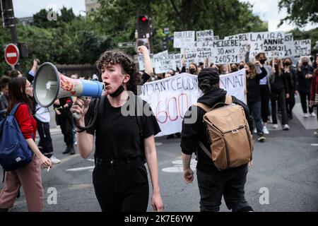 ©Thomas Padilla/MAXPPP - 25/06/2021 ; Parigi, FRANCIA ; marcia contro il femminicidio e l'inazione del governo. I dimostranti chiedono al governo mezzi più umani e finanziari per combattere la violenza contro le donne, dall'inizio del 2021, il collettivo #NousToutes ha contato 56 femminicidi in Francia. Foto Stock