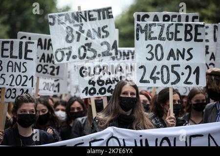 ©Thomas Padilla/MAXPPP - 25/06/2021 ; Parigi, FRANCIA ; marcia contro il femminicidio e l'inazione del governo. I dimostranti chiedono al governo mezzi più umani e finanziari per combattere la violenza contro le donne, dall'inizio del 2021, il collettivo #NousToutes ha contato 56 femminicidi in Francia. Foto Stock