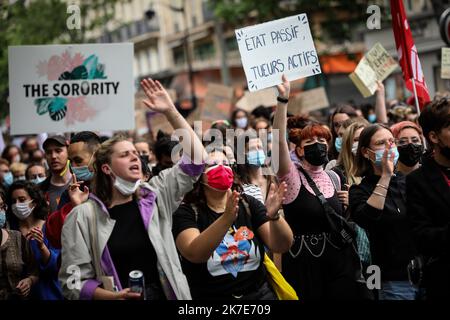 ©Thomas Padilla/MAXPPP - 25/06/2021 ; Parigi, FRANCIA ; marcia contro il femminicidio e l'inazione del governo. I dimostranti chiedono al governo mezzi più umani e finanziari per combattere la violenza contro le donne, dall'inizio del 2021, il collettivo #NousToutes ha contato 56 femminicidi in Francia. Foto Stock