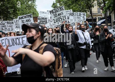 ©Thomas Padilla/MAXPPP - 25/06/2021 ; Parigi, FRANCIA ; marcia contro il femminicidio e l'inazione del governo. I dimostranti chiedono al governo mezzi più umani e finanziari per combattere la violenza contro le donne, dall'inizio del 2021, il collettivo #NousToutes ha contato 56 femminicidi in Francia. Foto Stock