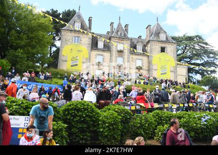 ©PHOTOPQR/LE TELEGRAMMA/NICOLAS CRÉACH ; ; 27/06/2021 ; FOTO NICOLAS CREACH / LE TELEGRAMMA. Ciclismo. Saison 2021. 27 Juin 2021 Tour de France 2021 2 ème étape du Tour de France 2021 Perros Guirec - Mur de Bretagne le publics dans la montée de Mur de Bretagne. 2nd tappa della 108th edizione del Tour de France, 183 km tra Perros-Guirrec e Mur de Bretagne Guerledan, il 27 giugno 2021. Foto Stock