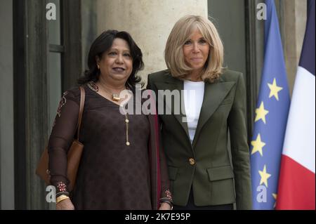 ©Julien Mattia / le Pictorium/MAXPPP - Julien Mattia / le Pictorium - 01/07/2021 - Francia / Ile-de-France / Parigi - la Premiere Dame, Brigitte Macron recevait la secretaire de l'ONU, Pramila Patten au palais de l'Elysee, le 1er Juillet 2021 / 01/07/2021 - Francia / Ile-de-France (regione) / Parigi - la prima Signora Brigitte Macron riceve il Segretario Generale delle Nazioni Unite Pramila Patten al Palazzo dell'Elysee il 1 luglio 2021 Foto Stock