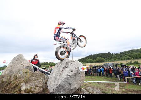 Thierry Larret / Maxppp . mecaniques sportive. Championnat du Monde de Trial. 2 eme Manche en France sur le circuit de Charade, Saint Genes Champanelle (63), le 4 juillet 2021. BOU Antonio (ESP) Montesa Foto Stock