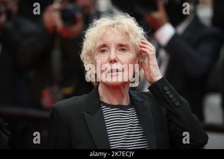 ©PHOTOPQR/LE PARISIEN/Fred Dugit ; Cannes ; 16/07/2021 ; Cuture / Cinéma Cannes (06), le 16 juillet 2021 Montée des marches du film LES INTRANQUILLES (Belgique) [en Compétition] ICI Claire Denis Photo LP / Fred Dugit il Festival Internazionale del Cinema di Cannes 74th, in Francia. Foto Stock