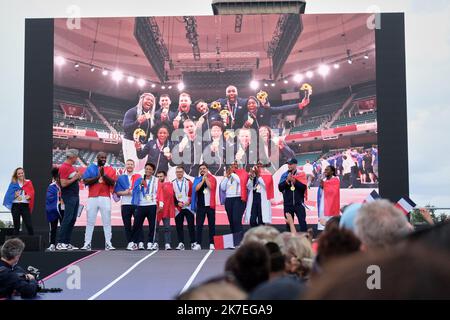 ©PHOTOPQR/LE PARISIEN/Bastien Moignoux ; Parigi ; 02/08/2021 ; Parigi (16e), Francia. 02/08/21. Le retour des médaillés des JO de Tokyo au Trocadéro. Activité sportive en marge de la célébration des médailles. - Parigi, Francia, agosto 2nd 2021. Medaglia francese dei Giochi olimpici estivi di Tokyo 2020 di nuovo in Francia Foto Stock