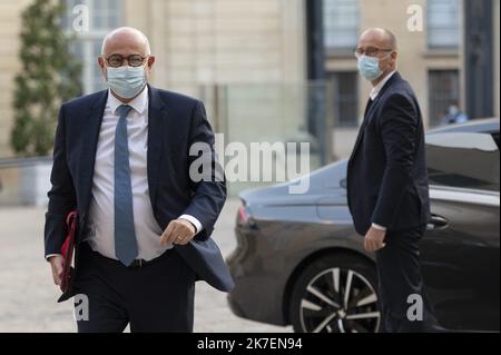 ©Julien Mattia / le Pictorium/MAXPPP - Julien Mattia / le Pictorium - 2/9/2021 - Francia / Ile-de-France / Parigi - Arrivee du Secretaire d'Etat aupres de la ministre du Travail, de l'Emploi et de l'Insertion, Charge des Retraites et de la Sante au travail, Laurent PIETRASZI, ZEWSKI Pour un entretien avec le Premier Ministre et les representants sociaux a l'hotel de Matignon, a Paris le 2 Septembre 2021 / 2/9/2021 - Francia / Ile-de-France (regione) / Parigi - arrivo del Segretario di Stato al Ministro del lavoro, dell'occupazione e dell'integrazione, Responsabile delle pensioni e della salute sul lavoro, Laurent Foto Stock