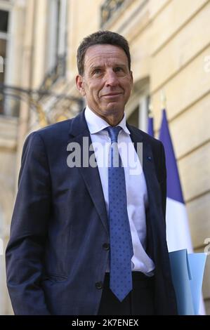 ©Julien Mattia / le Pictorium/MAXPPP - Julien Mattia / le Pictorium - 2/9/2021 - Francia / Ile-de-France / Parigi - Geoffroy Roux de Bezieux president du Medef a l'hotel de Matignon pour son entretentretien avec le Premier Ministre, Jean Castex, A Paris le 2 settembre 2021 / 2/9/2021 - Francia / Ile-de-France (regione) / Parigi - Geoffroy Roux de Bezieux presidente di Medef presso l'hotel Matignon per il suo incontro con il primo ministro Jean Castex, a Parigi il 2 settembre 2021 Foto Stock
