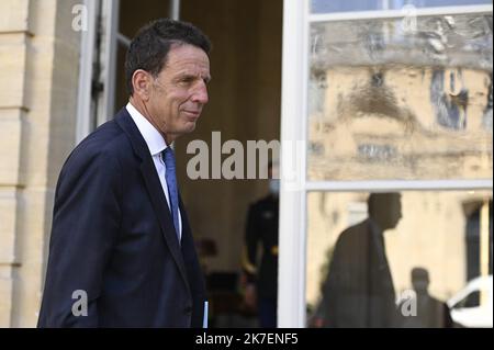 ©Julien Mattia / le Pictorium/MAXPPP - Julien Mattia / le Pictorium - 2/9/2021 - Francia / Ile-de-France / Parigi - Geoffroy Roux de Bezieux president du Medef a l'hotel de Matignon pour son entretentretien avec le Premier Ministre, Jean Castex, A Paris le 2 settembre 2021 / 2/9/2021 - Francia / Ile-de-France (regione) / Parigi - Geoffroy Roux de Bezieux presidente di Medef presso l'hotel Matignon per il suo incontro con il primo ministro Jean Castex, a Parigi il 2 settembre 2021 Foto Stock