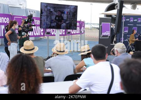 ©PHOTOPQR/LE PARISIEN/pH Lavieille ; LE BOURGET ; 05/09/2021 ; ' la Dictée Géante ' avec Thomas Pesquet co-organisé par le musée de l'Air , France Culture avec le soutien de l'Agence Spatiale Européenne.et de l'Espace au Bourget. Dictée Issue du livre de Marguerite Duras ' un barrage contre le Pacifique '. 2021/09/06. La Dictée Géante con Thomas Pesquet, co-organizzato dal Musée de l'Air , France Culture con il sostegno dell'Agenzia spaziale europea. Dettato dal libro di Marguerite Duras "A Dam Against the Pacific". Foto Stock