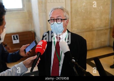 ©PHOTOPQR/OUEST FRANCE/Franck Dubray ; Paris ; 08/09/2021 ; début mercredi 8 septembre au palais de justice de Paris du procès des attaques terroristes du 13 novembre 2015 au Stade de France, des terret du Bataclan , attaques qui ont fait 130 morts et des centaines de blessés. Philippe Duperron président de l' Association 13 onze 15 (Photo Franck Dubray) Parigi, Francia, settembre 8th 2021. Primo giorno del processo degli attentati terroristici del 13 novembre 2015 allo Stade de France e Bataclan al Palais de Justice di Parigi. Foto Stock