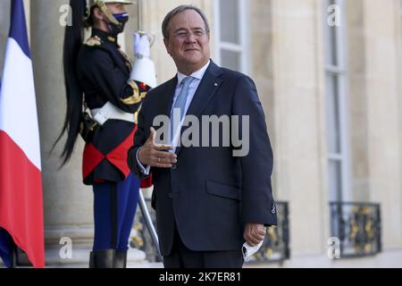 ©Sebastien Muylaert/MAXPPP - il Premier di Stato della Renania settentrionale-Vestfalia e il cancelliere conservatore dell'Unione Cristiano Democratica tedesca Armin Laschet arriva al Palazzo Elysee per un incontro con il presidente francese a Parigi. 08.09.2021 Foto Stock