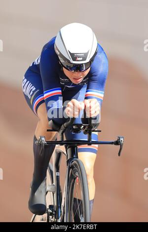 ©Pierre Teyssot/MAXPPP ; Campionato europeo di ciclismo su strada 2021 UEC. Trento, Italia il 9 settembre 2021. Donne Elite individuale cronometro, Audrey Cordon Ragot (fra) in azione Â© Pierre Teyssot / Maxppp Foto Stock