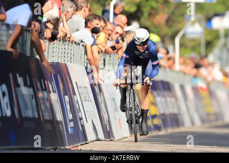 ©Pierre Teyssot/MAXPPP ; Campionato europeo di ciclismo su strada 2021 UEC. Trento, Italia il 9 settembre 2021. Donne Elite individuale cronometro, Audrey Cordon Ragot (fra) in azione Â© Pierre Teyssot / Maxppp Foto Stock