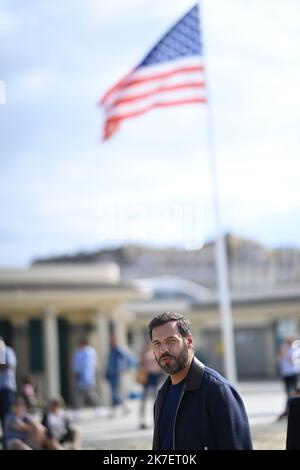 ©FRANCK CASTEL/MAXPPP - il 47th° Deauville American Film Festival 2021. Il regista francese Christophe Honore affiancato dagli attori francesi del film Guermantes Laurent Lafitte, Foto Stock