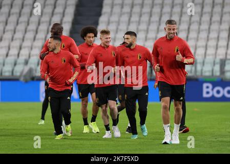 ©PHOTOPQR/LE PARISIEN/Arnaud Journois ; TORINO 06/10/2021 CALCIO. LIGUE DES NATIONS. ENTRAINEMENT DE LA BELGIQUE, RED DEVILS, A LA VEILLE DE LA DEMI FINALE CONTRE LA -FRANCE sessione di allenamento della nazionale belga di calcio Red Devils, a Torino, Italia, mercoledì 06 ottobre 2021. La squadra si sta preparando per le semifinali della Nations League, contro la Francia il giovedì. Foto Stock