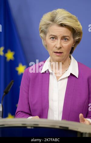 ©Nicolas Landemard / le Pictorium/MAXPPP - la cheffe de la commission europeenne, Ursula von Der Leyen, donnait une conference de presse ce jour, a propos des exportations de vaccins dans le plan de lutte contre le COVID. Foto Stock