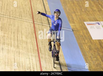 ©PHOTOPQR/LE COURRIER PICARD/HASLIN ; Roubaix ; 20/10/2021 ; 20/10/21 Championnats du monde cyclisme sur piste velodrome Jean Stablinski de Roubaix corso scratch femmes la gagnante l'italienne Martina Fidanza Foto Fred HASLIN Campionati del mondo Ciclismo a Jean-Stablinski, 20 ottobre 2021 nel Nord Roubaix. Foto Stock