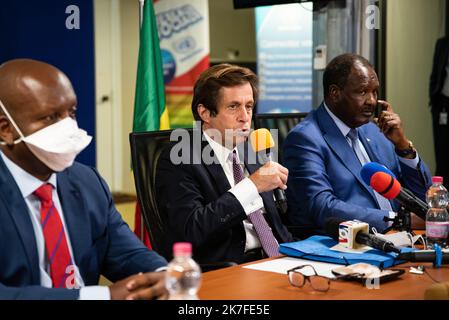 ©Nicolas Remene / le Pictorium/MAXPPP - Point de Presse ce dimanche 24 octobre 2021 au quartier General de la MINUSMA a Bamako au Mali de la deleguation du Conseil de securite des Nations unies qui a rencontre les autorites de la Transition ces jours-ci. Le point de presse s'est tenu presence de l'Ambassadeur du Niger aupres des Nations Unies, Abdou Abarry, figlio omologo francais Nicolas de Riviere, et l'Ambassadeur kenyan, Martin Kimani, Dont le paga assicurare la presidence du Conseil de securite aini que du Representant special du Secretaire General des Nations Unies au Mali et Chef de la MI Foto Stock