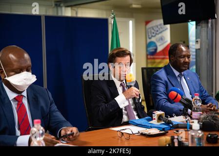 ©Nicolas Remene / le Pictorium/MAXPPP - Point de Presse ce dimanche 24 octobre 2021 au quartier General de la MINUSMA a Bamako au Mali de la deleguation du Conseil de securite des Nations unies qui a rencontre les autorites de la Transition ces jours-ci. Le point de presse s'est tenu presence de l'Ambassadeur du Niger aupres des Nations Unies, Abdou Abarry, figlio omologo francais Nicolas de Riviere, et l'Ambassadeur kenyan, Martin Kimani, Dont le paga assicurare la presidence du Conseil de securite aini que du Representant special du Secretaire General des Nations Unies au Mali et Chef de la MI Foto Stock