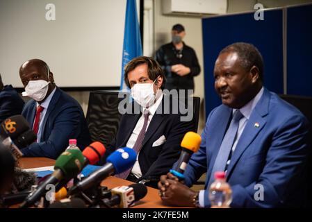 ©Nicolas Remene / le Pictorium/MAXPPP - Point de Presse ce dimanche 24 octobre 2021 au quartier General de la MINUSMA a Bamako au Mali de la deleguation du Conseil de securite des Nations unies qui a rencontre les autorites de la Transition ces jours-ci. Le point de presse s'est tenu presence de l'Ambassadeur du Niger aupres des Nations Unies, Abdou Abarry, figlio omologo francais Nicolas de Riviere, et l'Ambassadeur kenyan, Martin Kimani, Dont le paga assicurare la presidence du Conseil de securite aini que du Representant special du Secretaire General des Nations Unies au Mali et Chef de la MI Foto Stock