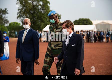 ©Nicolas Remene / le Pictorium/MAXPPP - Ceremonie organisation organisation ce dimanche 24 ottobre 2021 au quartier General de la MINUSMA a Bamako au Mali en memoire des casques bleus tombes pour la paix au Mali. La ceremonie s'est tenue en presence d'une deleguation du Conseil de securite des Nations unies qui a rencontre les autorites de la Transition ces jours-ci. La Delegation, est co-dirigee par l'Ambassadeur du Niger aupres des Nations Unies, Abdou Abarry, figlio omologo francais Nicolas de Riviere, et l' ambasciatore keniota, Martin Kimani, dont le paga assicurare la Foto Stock