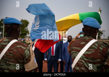 ©Nicolas Remene / le Pictorium/MAXPPP - Ceremonie organisation organisation ce dimanche 24 ottobre 2021 au quartier General de la MINUSMA a Bamako au Mali en memoire des casques bleus tombes pour la paix au Mali. La ceremonie s'est tenue en presence d'une deleguation du Conseil de securite des Nations unies qui a rencontre les autorites de la Transition ces jours-ci. La Delegation, est co-dirigee par l'Ambassadeur du Niger aupres des Nations Unies, Abdou Abarry, figlio omologo francais Nicolas de Riviere, et l' ambasciatore keniota, Martin Kimani, dont le paga assicurare la Foto Stock