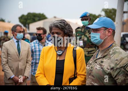 ©Nicolas Remene / le Pictorium/MAXPPP - l'ambasciatrice americaine a l'ONU Linda Thomas-Greenfield lors de la cerimonie organizzazione commemorativa ce dimanche 24 ottobre 2021 au quartier General de la MINUSMA a Bamako au Mali en memoire des casques bleus tombes pour la paix au Mali. La ceremonie s'est tenue en presence d'une deleguation du Conseil de securite des Nations unies qui a rencontre les autorites de la Transition ces jours-ci. La Delegation, est co-dirigee par l'Ambassadeur du Niger aupres des Nations Unies, Abdou Abarry, figlio omologo francais Nicolas de R Foto Stock