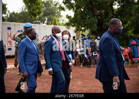 ©Nicolas Remene / le Pictorium/MAXPPP - Ceremonie organisation organisation ce dimanche 24 ottobre 2021 au quartier General de la MINUSMA a Bamako au Mali en memoire des casques bleus tombes pour la paix au Mali. La ceremonie s'est tenue en presence d'une deleguation du Conseil de securite des Nations unies qui a rencontre les autorites de la Transition ces jours-ci. La Delegation, est co-dirigee par l'Ambassadeur du Niger aupres des Nations Unies, Abdou Abarry, figlio omologo francais Nicolas de Riviere, et l' ambasciatore keniota, Martin Kimani, dont le paga assicurare la Foto Stock