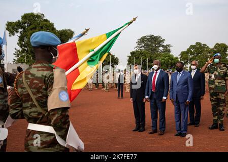 ©Nicolas Remene / le Pictorium/MAXPPP - Ceremonie organisation organisation ce dimanche 24 ottobre 2021 au quartier General de la MINUSMA a Bamako au Mali en memoire des casques bleus tombes pour la paix au Mali. La ceremonie s'est tenue en presence d'une deleguation du Conseil de securite des Nations unies qui a rencontre les autorites de la Transition ces jours-ci. La Delegation, est co-dirigee par l'Ambassadeur du Niger aupres des Nations Unies, Abdou Abarry, figlio omologo francais Nicolas de Riviere, et l' ambasciatore keniota, Martin Kimani, dont le paga assicurare la Foto Stock