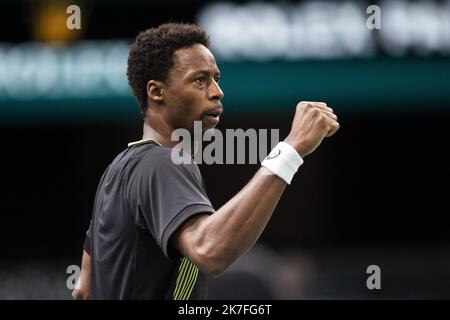 Alexis Sciard / IP3; Parigi, Francia, 3 novembre 2021 - il giocatore francese Gael Monfils reagisce durante la sua seconda partita contro il suo connazionale Adrian Mannarino al torneo di tennis Rolex Paris Masters. Foto Stock