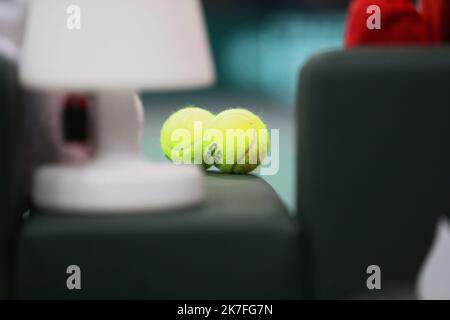 Thierry Larret/Maxppp. Tennis. Rolex Paris Masters. Accorhotels Arena, Parigi (75), le 3 novembre 2021. IlLutration balles tennis Foto Stock