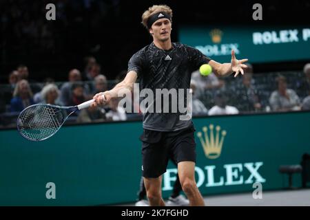 Thierry Larret/Maxppp. Tennis. Rolex Paris Masters. Accorhotels Arena, Parigi (75), le 4 novembre 2021. Grigor DIMITROV (BUL) vs Alexander SVEREV (GER) Foto Stock