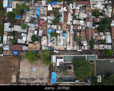 ©Nicolas Remene / le Pictorium/MAXPPP - Vue eyrienne de l'urbanization d'un quartier de Bamako au Mali le 23 ottobre 2021. Foto Stock