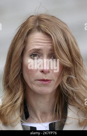 ©Sebastien Muylaert/MAXPPP - il primo ministro estone Kaja Kallas parla ai media prima del suo incontro con la Presidente francese al Palazzo Elysee di Parigi, Francia, 24.11.2021 Foto Stock