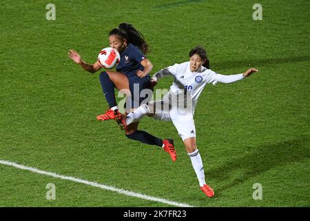 ©PHOTOPQR/LE TELEGRAMMA/Nicolas Creach ; ; 26/11/2021 ; FOTO Nicolas Creach/LE TELEGRAMMA. RUGBY (56) Stade la Rabine ( Vannes ) LE 26112021 FRANCIA - KAZAKISTAN (FEMININES - Eliminatoires Coupe du Monde 2023) Selma Bacha ( Francia ) Foto Stock