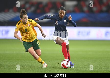 ©PHOTOPQR/OUEST FRANCE/Vincent Michel / Ouest-France ; Guingamp ; 30/11/2021 ; Football Féminin - FRANCE / PAYS de GALLES - Qualifiche pour le Mondial 2023 - 30.11.2021 - Guingamp Grace Geyoro / France Foto Vincent Michel / Ouest-France Foto Stock