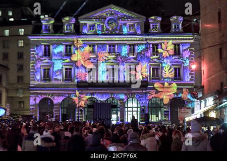 ©PHOTOPQR/LE PROGRES/Maxime JEGAT - Lyon 08/12/2021 - Fête des lumières à Lyon le 8 décembre 2021 - la gare SNCF St Paul illuminée pendant la fête des lumières à Lyon. - Francia 8 2021 dicembre il Festival delle luci a Lione, Francia, è un evento popolare che originariamente mirava a esprimere gratitudine verso Maria, madre di Gesù intorno al 8 dicembre di ogni anno. Foto Stock