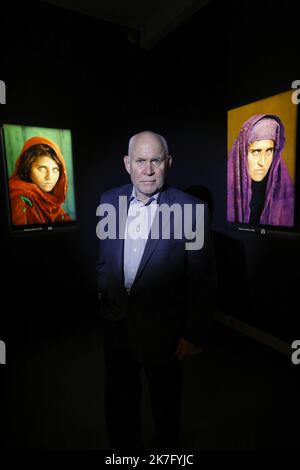 ©PHOTOPQR/LE PARISIEN/olivier corsan ; Paris ; 07/12/2021 ; Paris, France, le 7 décembe 2021. Le photographe Steve McCurry a une exposition de ses meilleures images au musée Maillol à Paris. - Steve McCurry mostra al museo Maillol di Parigi Foto Stock