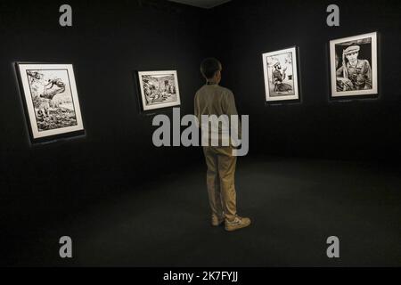 ©PHOTOPQR/LE PARISIEN/olivier corsan ; Paris ; 07/12/2021 ; Paris, France, le 7 décembe 2021. Le photographe Steve McCurry a une exposition de ses meilleures images au musée Maillol à Paris. - Steve McCurry mostra al museo Maillol di Parigi Foto Stock