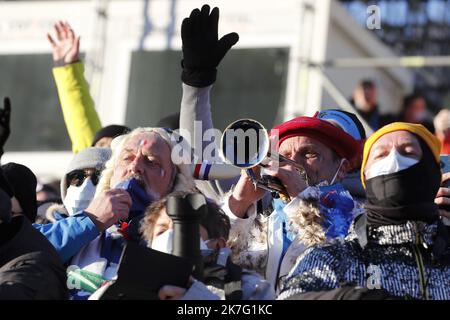 ©PHOTOPQR/LE DAUPHINE/Grégory YETCHMENIZA ; le Grand-Bornand ; 18/12/2021 ; Grégory YETCHMENIZA / LE DAUPHINE LIBERE / Photopqr LE GRAND-BORNAND (ALTA SAVOIA) le 18 décembre 2021 IBU WORLD CUP BIATHLON / ANNECY-LE GRAND BORNAND MEN 12,5 KM INSEGUIMENTO Quentin Fillon Maillet remportte la poursuite devant le russe Eduard latypogiv et le norjasten : Ambiance ligne d'Arrivée - Dic 18th 2021 IBU WORLD CUP BIATHLON Foto Stock