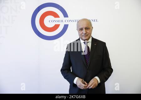 ©PHOTOPQR/LE PARISIEN/olivier corsan ; Paris ; 25/01/2022 ; Paris, France, le 25 janvier 2022. Laurent Fabius, le président du Conseil constitutionnel, a tenu un point presse sur l'élection présidentielle. MAG2022 - Parigi, Francia, gennaio 25th 2022 Conferenza stampa del Conseil Constitutionnel (Consiglio costituzionale) sulle elezioni presidenziali francesi. In questa occasione, il presidente di questa istituzione presenta un nuovo sito web 'Presidential 2022' che deve informare in tempo reale sulle promesse di sponsorizzazioni per i vari candidati - Laurent Fabius Foto Stock