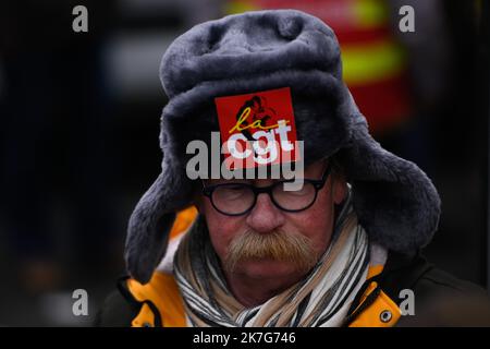 ©Julien Mattia / le Pictorium/MAXPPP - Julien Mattia / le Pictorium - Francia / Ile-de-France / Parigi - manifestazione Interprofessionnelle des Syndicats pour l'augmentation du pouvoir d'achat, a Paris le 27 janvier 2022. / Francia / Ile-de-France (regione) / Parigi - manifestazione interprofessionale dei sindacati per l'aumento del potere d'acquisto, a Parigi il 27 gennaio 2022. Foto Stock