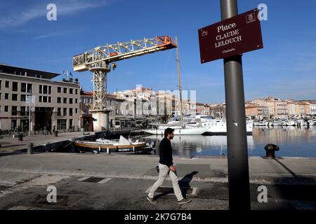 ©PHOTOPQR/LA PROVENCE/VALLAURI Nicolas ; la Ciotat ; 27/01/2022 ; Image générique de la ville de la Ciotat. Port Vieux ou Vieux Port avec la Place Claude Lelouch - Vista generica di la Ciotat, nel sud della Francia Foto Stock