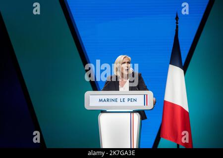 ©Michael Bunel / le Pictorium/MAXPPP - Reims 05/02/2022 Michael Bunel / le Pictorium - 5/2/2022 - Francia / Grand est / Reims - Convention Presidentielle de Marine le Pen du rassemblement National. Marine le Pen lors de son discours un figlio incontro pour les presidentielles. 5 fevrier 2022. Reims, Francia. / 5/2/2022 - Francia / ? Grand est, / Reims - Convenzione presidenziale di Marine le Pen del National Gathering. Marine le Pen durante il suo discorso alla sua riunione per le Presidenti. Febbraio 5, 2022. Reims, Francia. Foto Stock