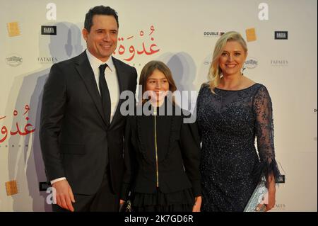 ©Yassine Mahjoub/MAXPPP - 12/02/2022 Anteprima del primo film Ghodwa (Tomorrow) dell'attore e regista tunisino Dhafer El Abidine, accompagnato dalla moglie Joanne Farrell di origine britannica e da tutti gli attori alla proiezione del suo film nella città della cultura di Tunisi. (Foto di Mahjoub Yassine/MAXPPP). Foto Stock