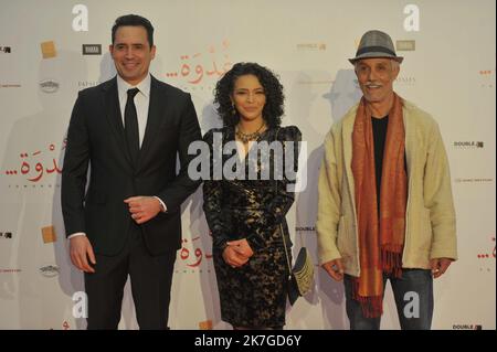 ©Yassine Mahjoub/MAXPPP - 12/02/2022 Anteprima del primo film Ghodwa (Tomorrow) dell'attore e regista tunisino Dhafer El Abidine, accompagnato dalla moglie Joanne Farrell di origine britannica e da tutti gli attori alla proiezione del suo film nella città della cultura di Tunisi. (Foto di Mahjoub Yassine/MAXPPP). Foto Stock