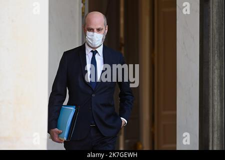 ©Julien Mattia / le Pictorium/MAXPPP - Parigi 23/02/2022 Julien Mattia / le Pictorium - 23/2/2022 - Francia / Ile-de-France / Parigi - M. Jean-Michel BLANQUER, ministre de l'Education nationale, de la Jeunesse et des Sports en sortie du Conseil des Ministres du 23 Fevrier 2022. / 23/2/2022 - Francia / Ile-de-France (regione) / Parigi - Jean-Michel BLANQUER, Ministro dell'Istruzione Nazionale, della Gioventù e dello Sport all'uscita del Consiglio dei Ministri il 23 febbraio 2022. Foto Stock