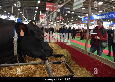 ©PHOTOPQR/VOIX DU NORD/FLORENT MOREAU ; 01/03/2022 ; PAIRS, LE 01.03.2022. Le stand du Nord au Salon de l'Agriculture. FOTO FLORENT MOREAU LA VOIX DU NORD - Salone Internazionale dell'Agricoltura di Parigi Foto Stock